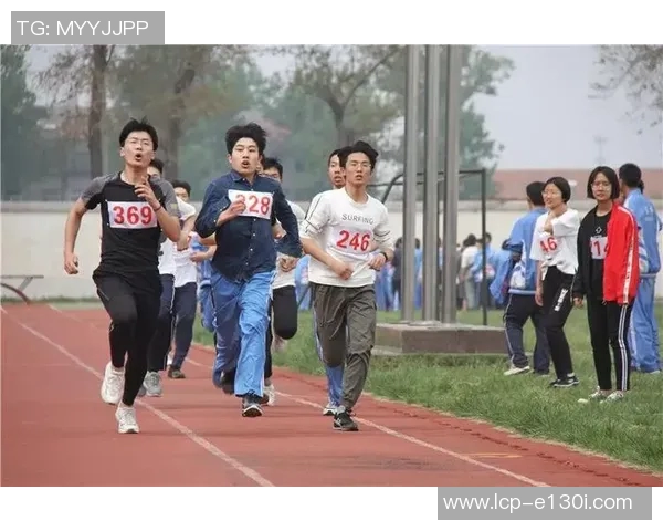 奔跑吧足球明星出场激情四溢展现风采尽显运动魅力与团队精神
